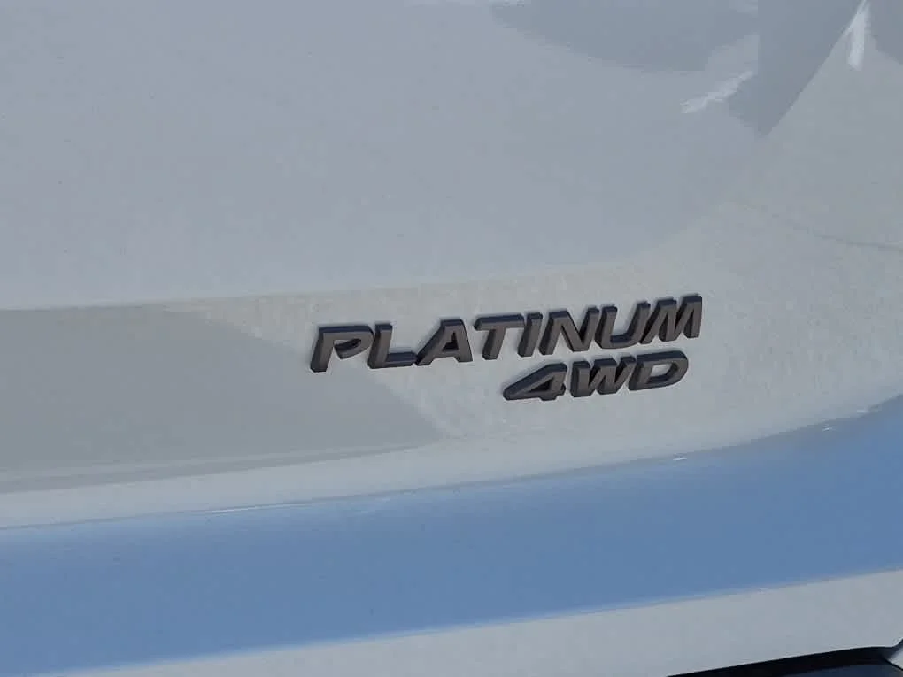 New 2026 Everest White Pearl TriCoat / Super Black Two-tone Nissan Platinum image 22