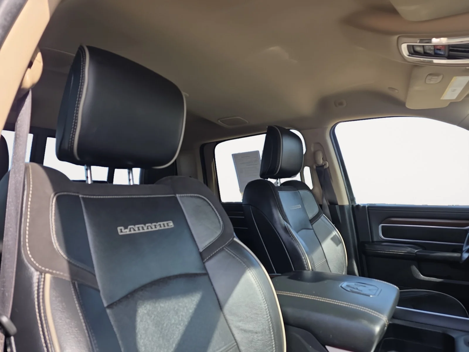 Used 2022 Patriot Blue Pearlcoat Ram Laramie image 11
