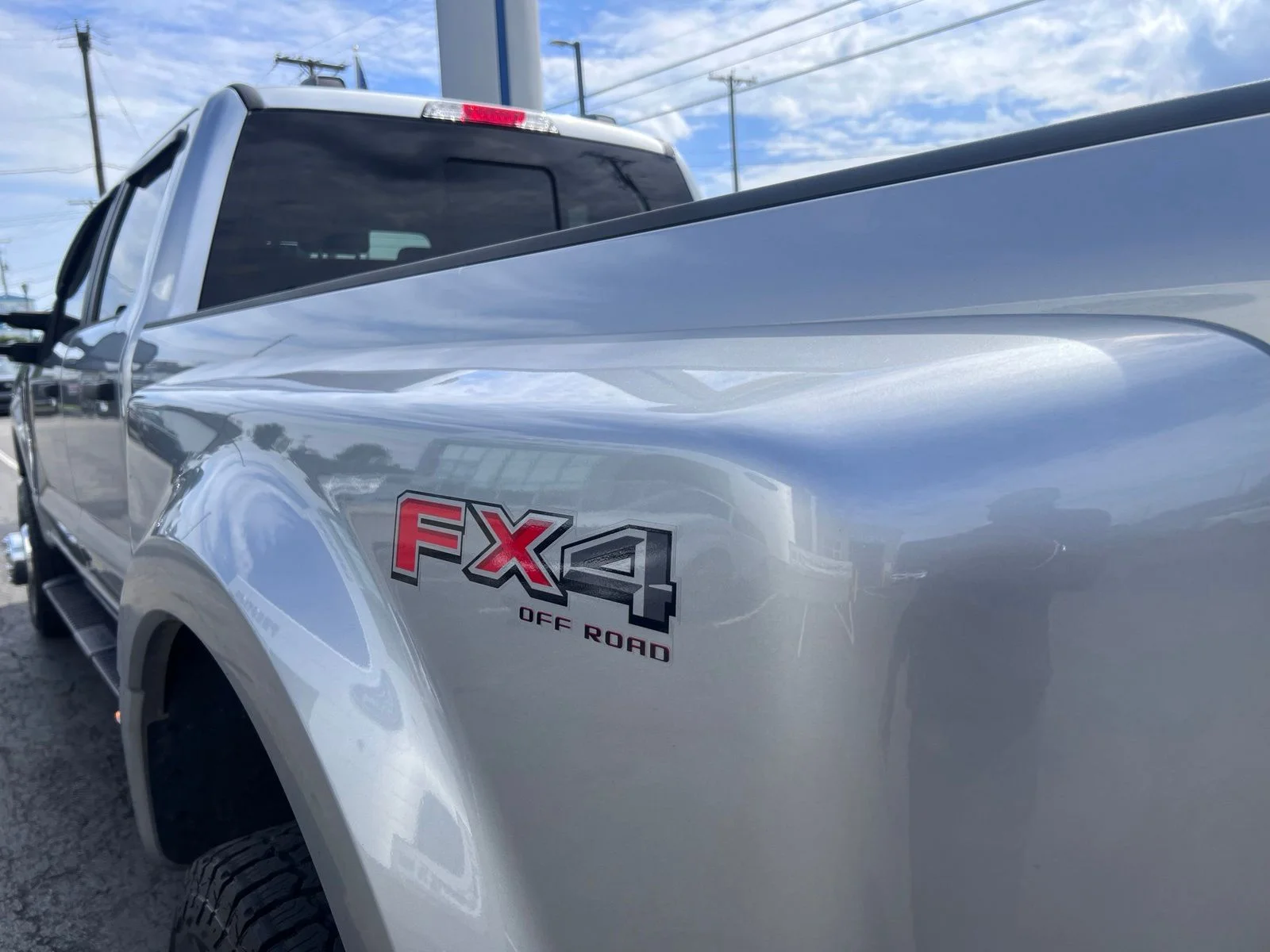 Used 2023 Silver Ford XL image 6