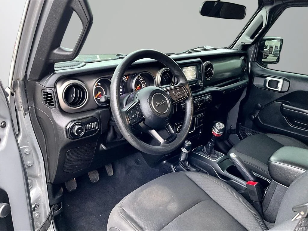 Used 2019 Gray Jeep Sport image 15