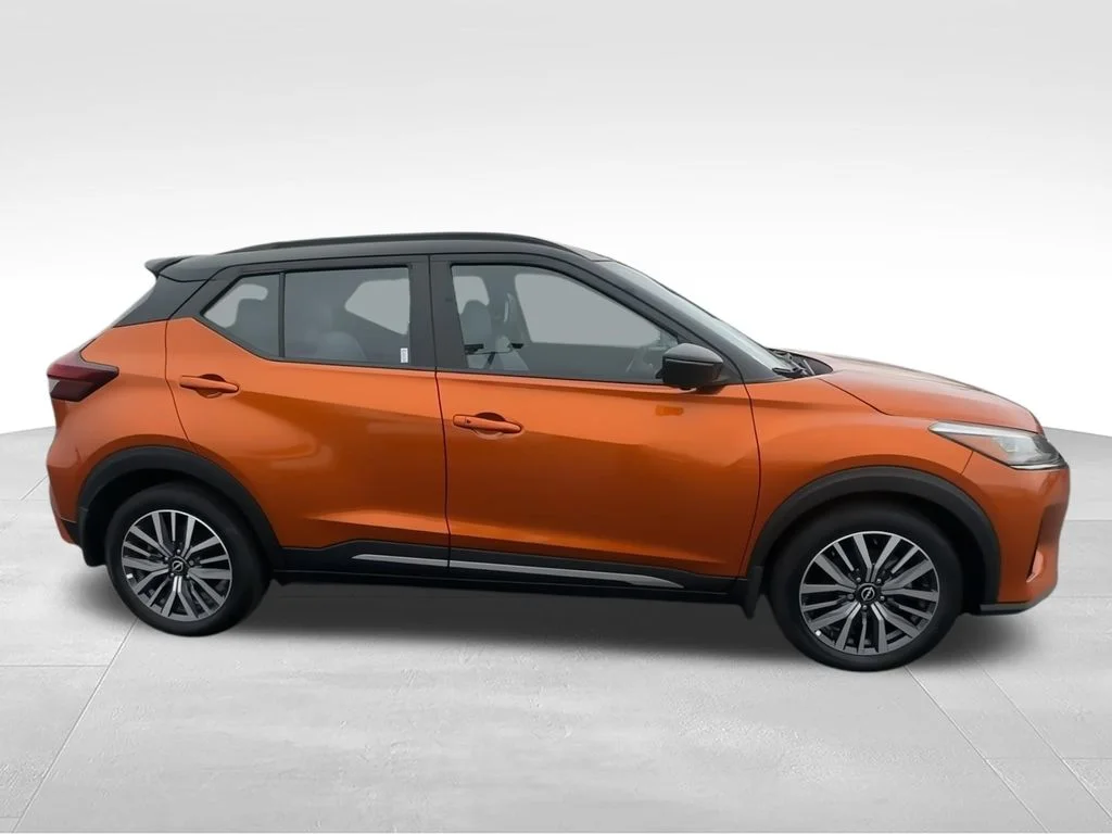 Used 2023 Orange Nissan SR image 11