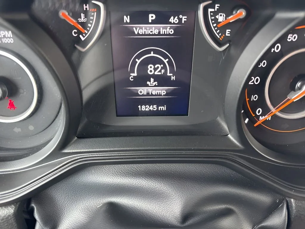 Used 2025 White Jeep Sport S image 25
