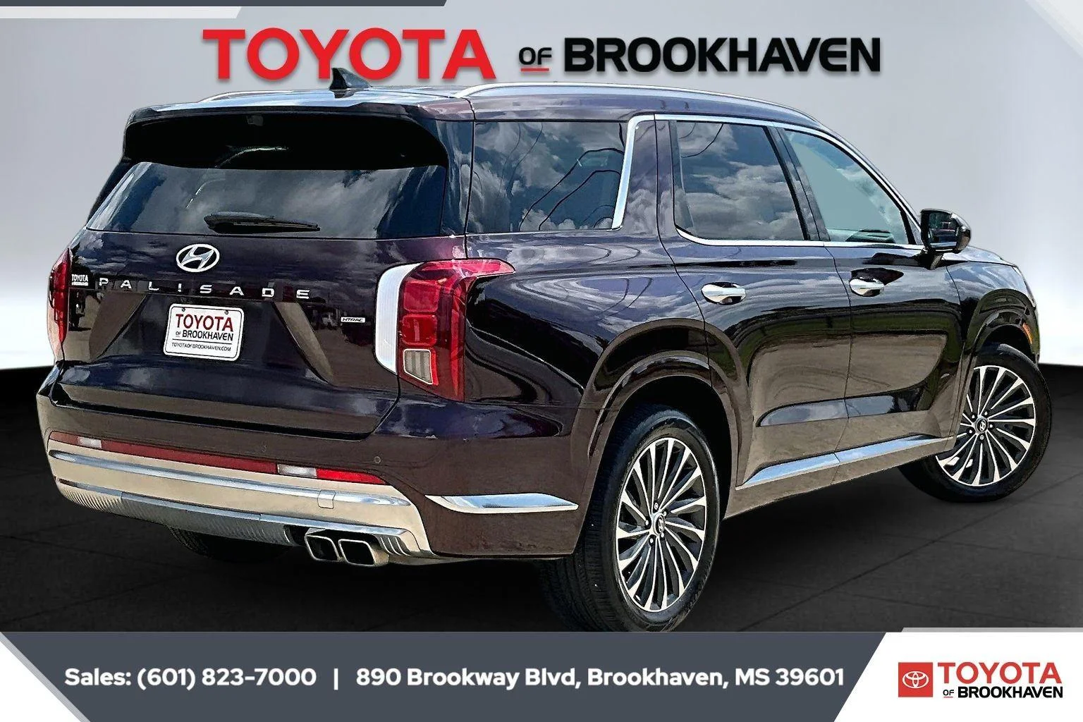 Used 2024 Sierra Burgundy Hyundai Calligraphy image 11