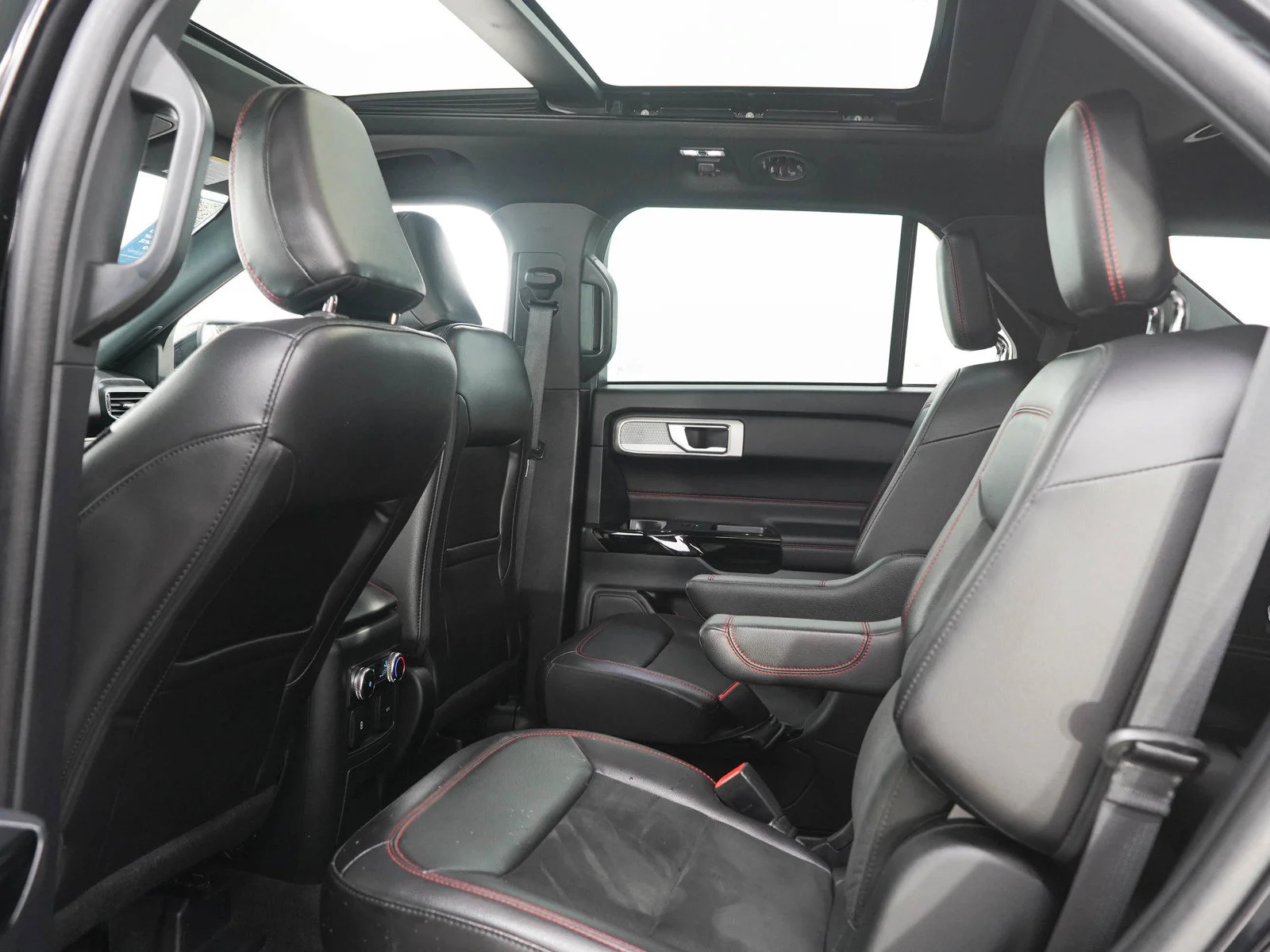 Used 2022 Black Ford ST-Line image 15