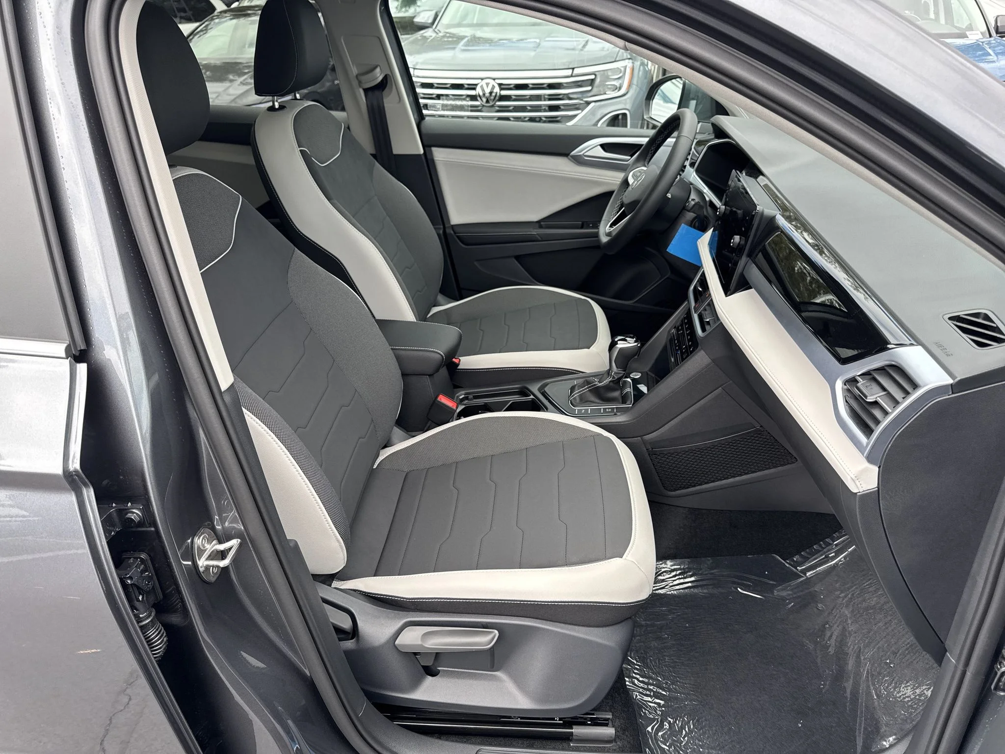 New 2026 Platinum Gray Metallic Volkswagen SE image 19