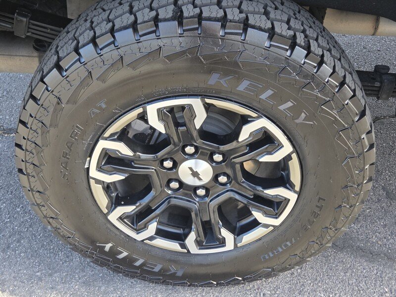 Used 2022 Gray Chevrolet ZR2 image 11