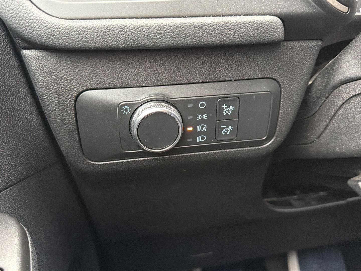 Used 2021 Velocity Blue Ford SE image 16
