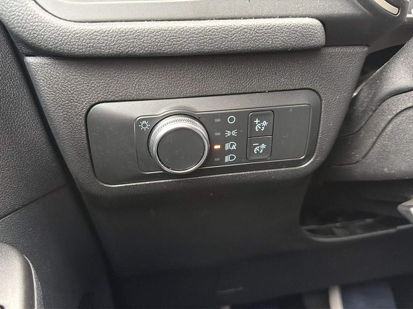 Used 2021 Velocity Blue Ford SE image 16