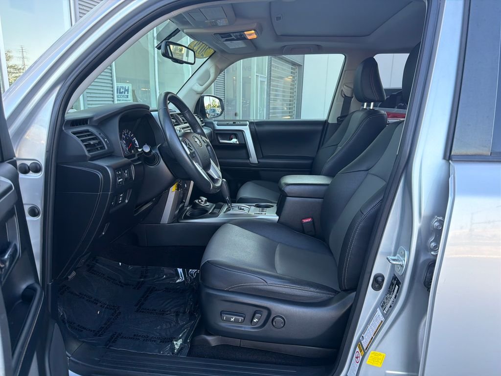 Used 2019 Classic Silver Metallic Toyota SR5 Premium image 10