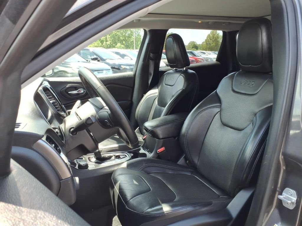 Used 2019 Jeep Cherokee Limited with VIN 1C4PJMDX9KD437484 for sale in Sanford, NC