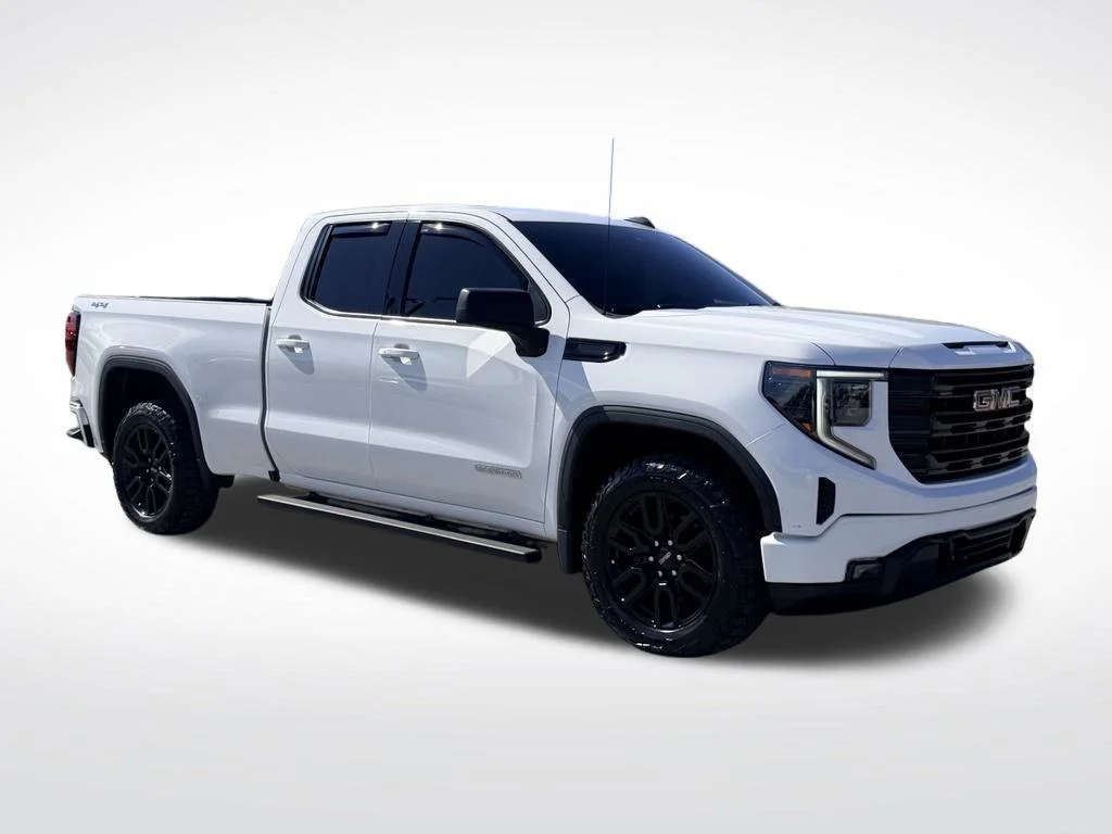 Used 2023 White GMC Elevation image 8