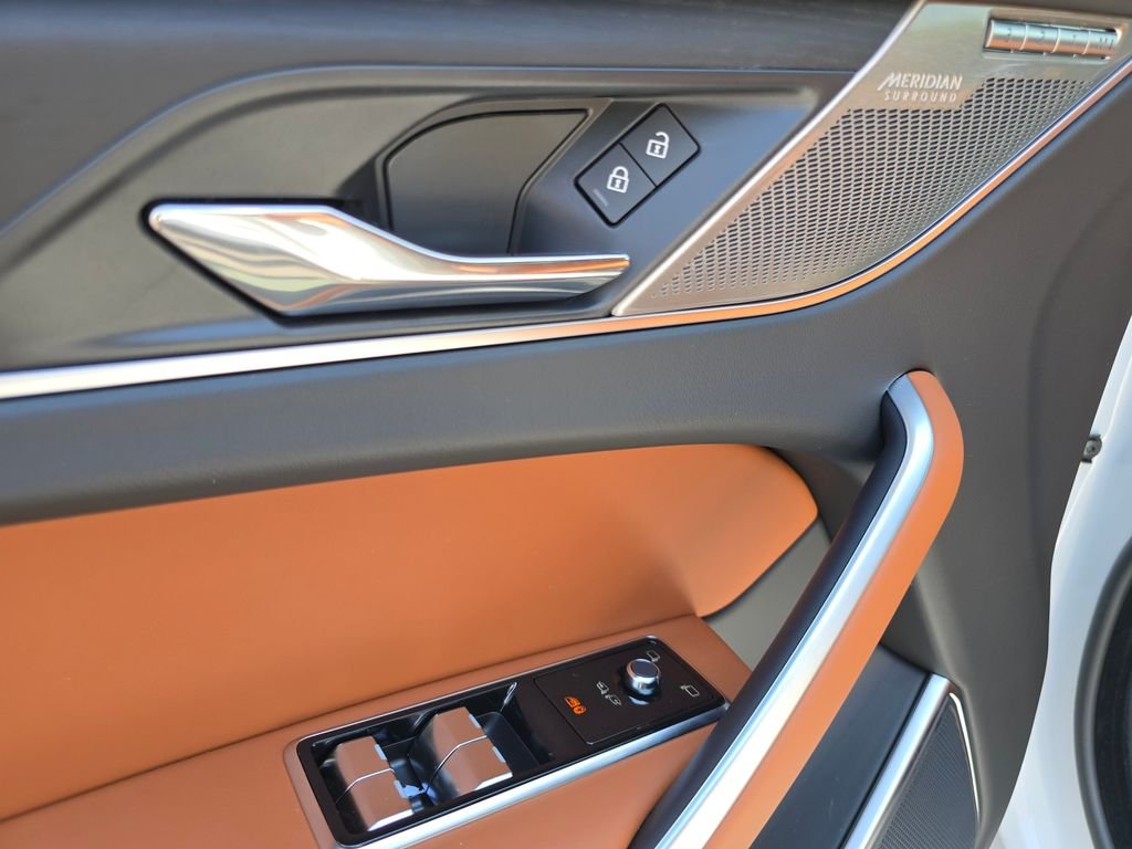 2026 Jaguar F-Pace R-Dynamic S - Photo 30