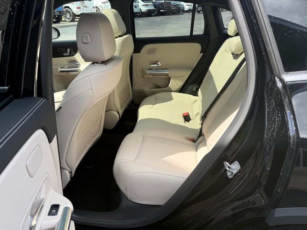 New 2026 Night Black Mercedes-Benz GLA 250 image 7