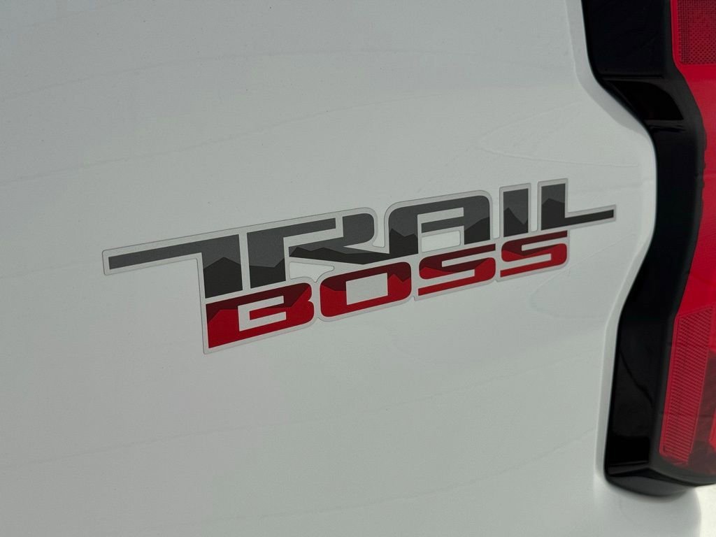 New 2026 Summit White Chevrolet Trail Boss image 14