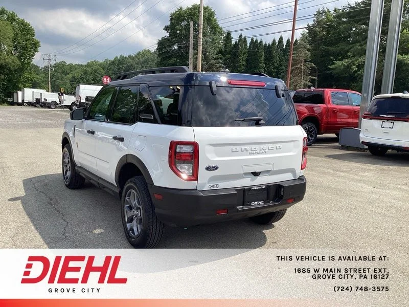 Used 2022 White Ford Badlands image 5