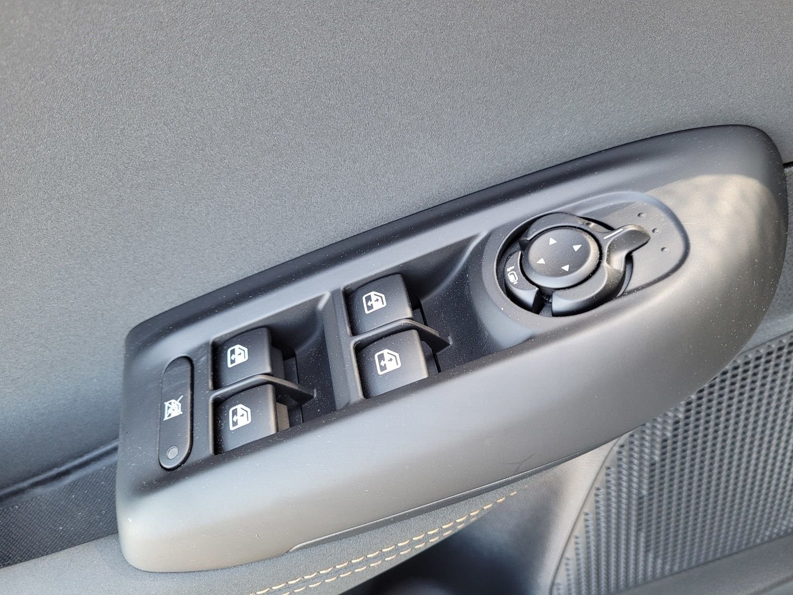 2025 Alfa Romeo Tonale Base - Photo 13