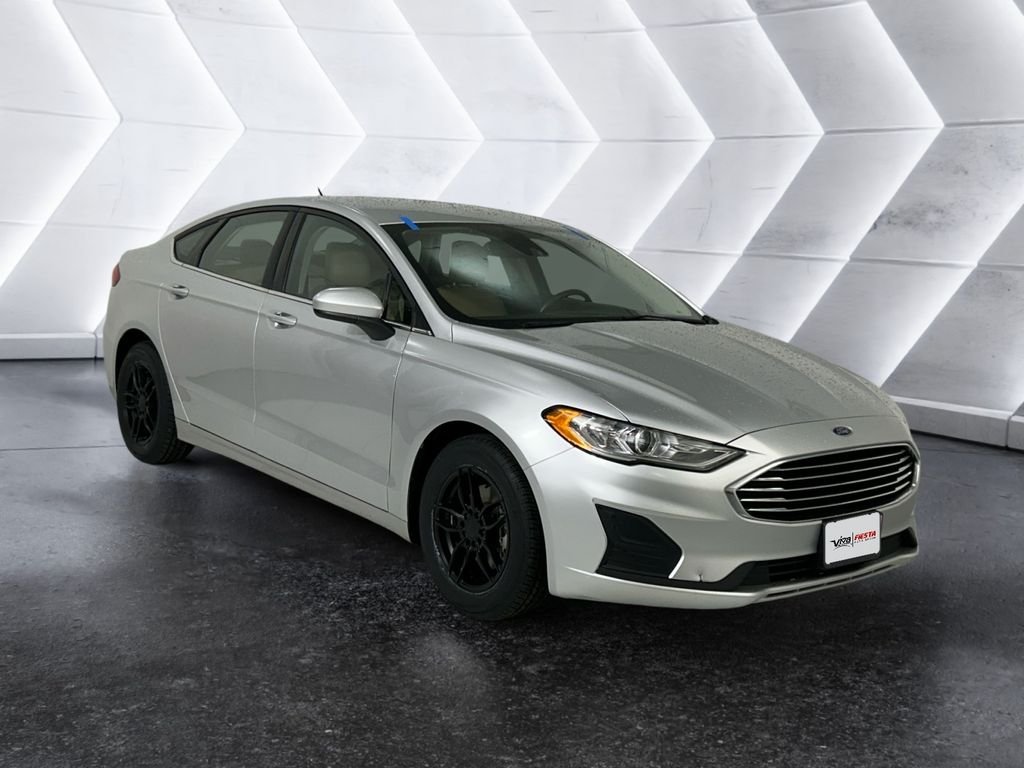 Used 2019 Silver Ford S image 1