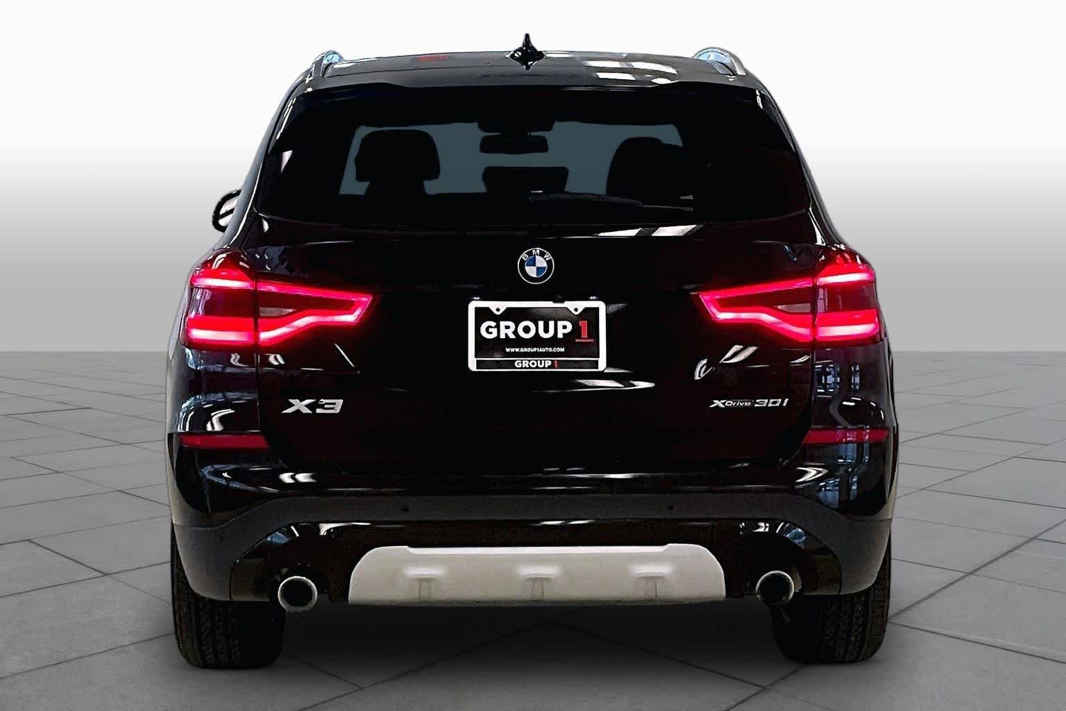 Used 2020 Jet Black BMW xDrive30i image 4
