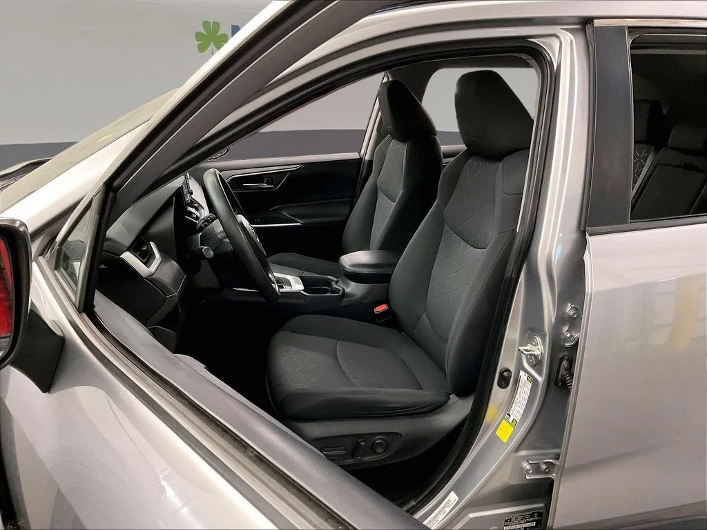 Used 2020 Silver Toyota XLE image 29
