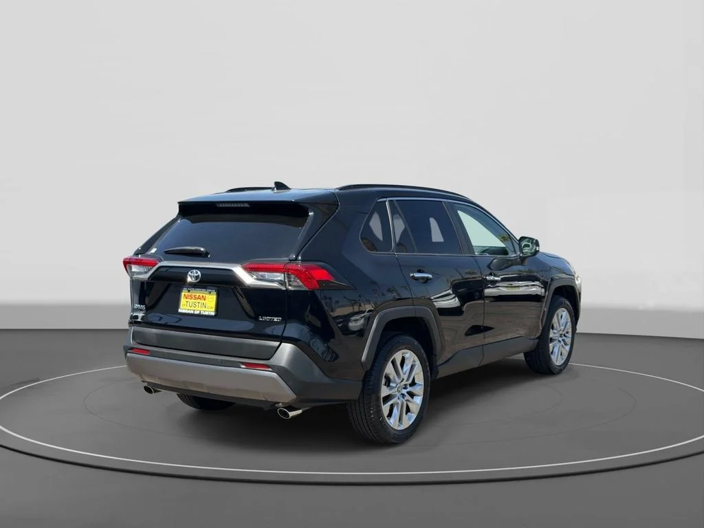 Used 2019 Midnight Black Metallic Toyota Limited image 7