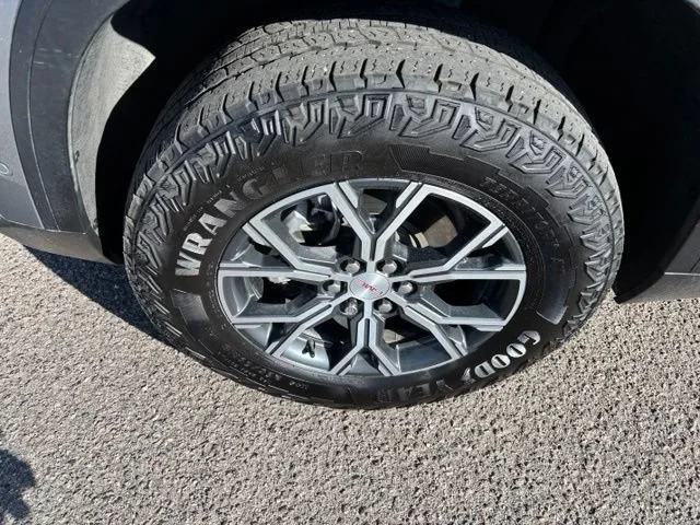 Used 2024 Sterling Metallic GMC AT4 image 11