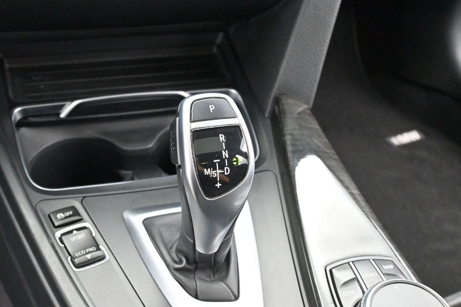 Used 2018 Black Sapphire Metallic BMW 330i image 18