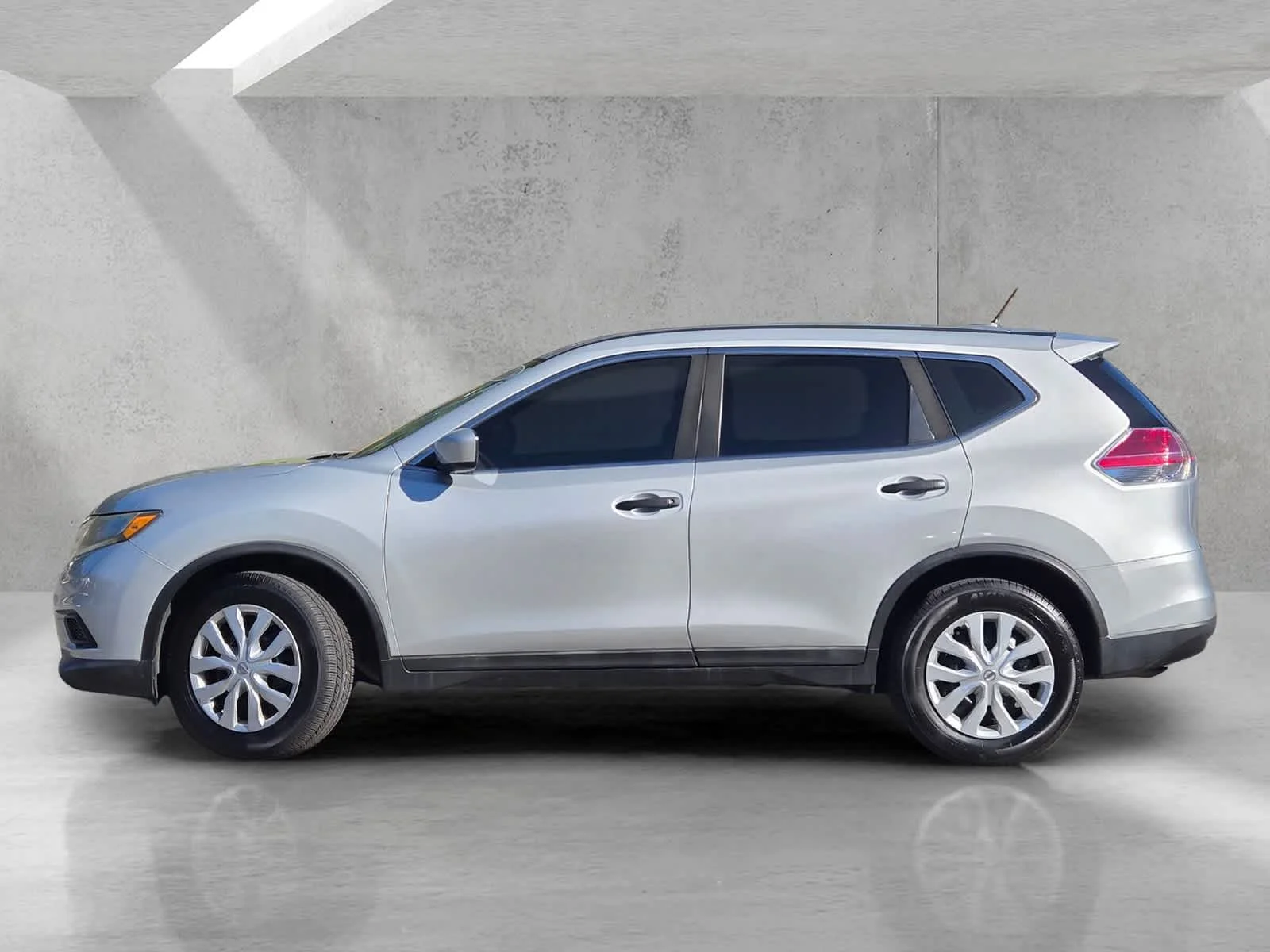 Used 2016  Nissan SV image 7