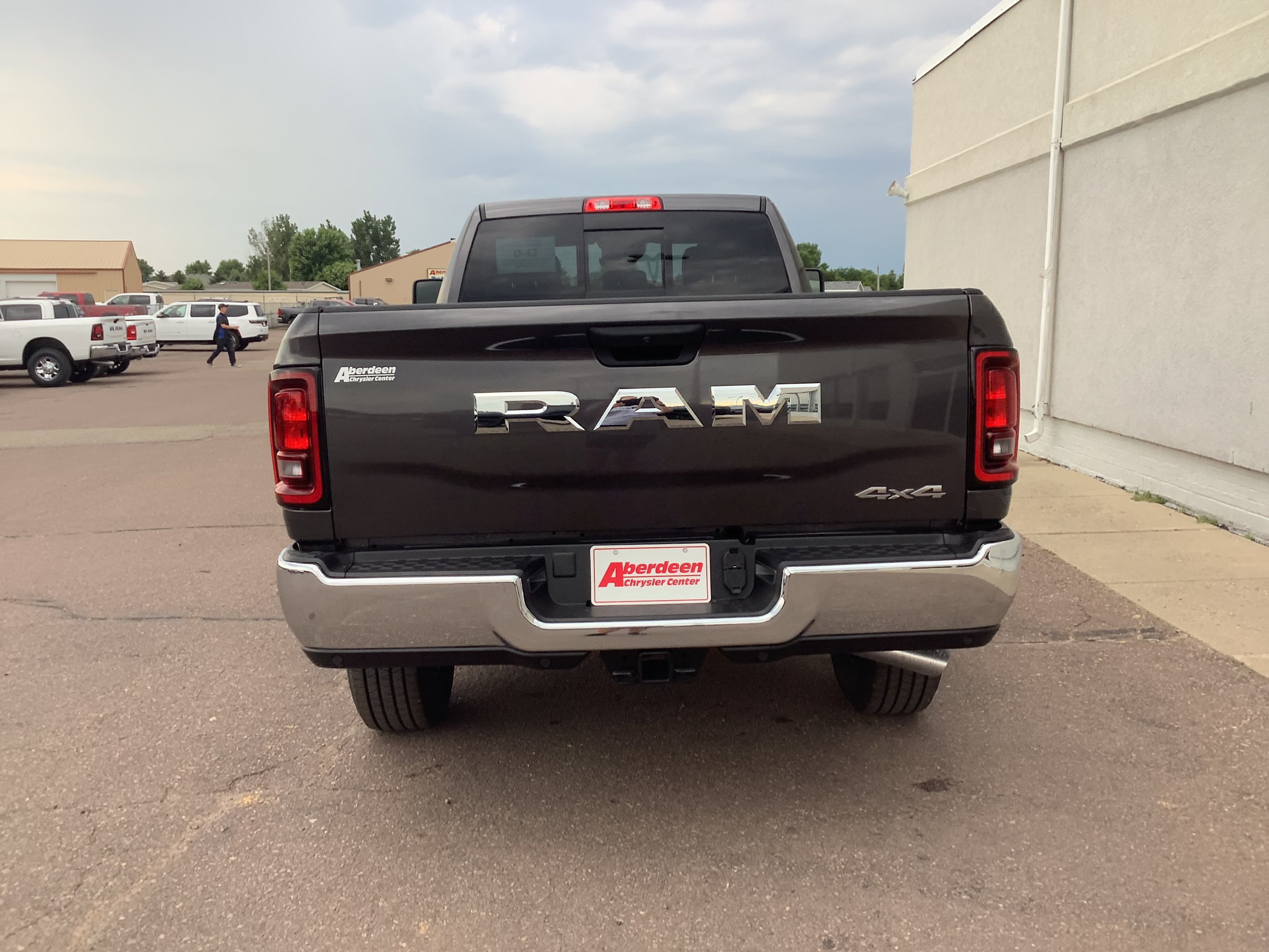 New 2026 Granite Crystal Metallic Clear-Coat Exterior Paint RAM Tradesman image 5