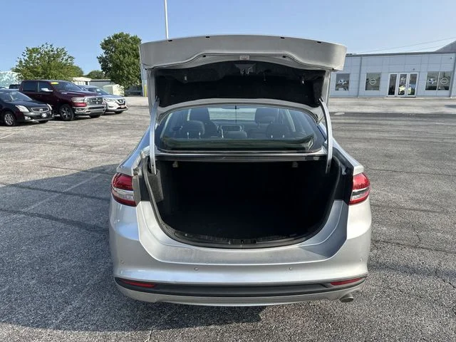 Used 2018 Silver Ford SE image 21