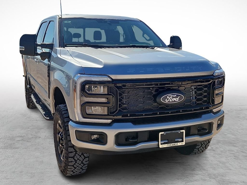 New 2027 Silver Ford F250 4X4 CREW/C image 2