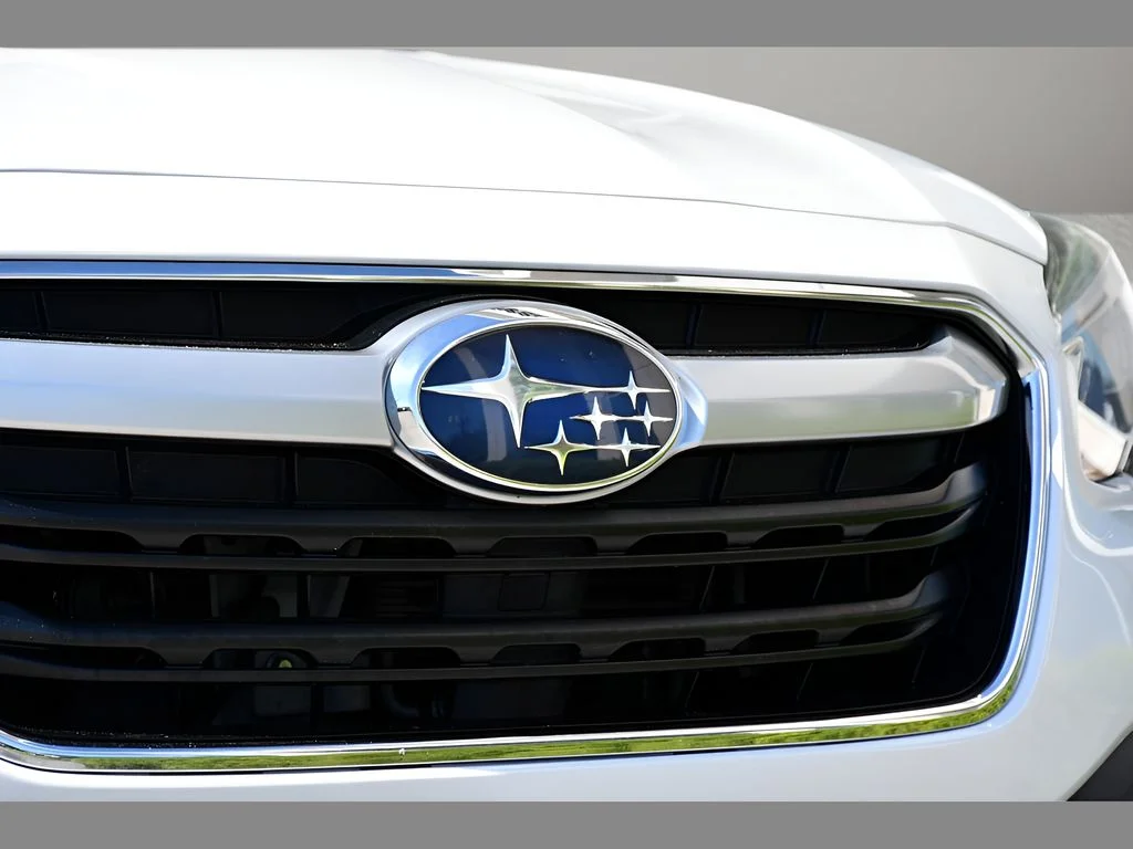 Used 2022 Crystal White Pearl Subaru Limited image 10