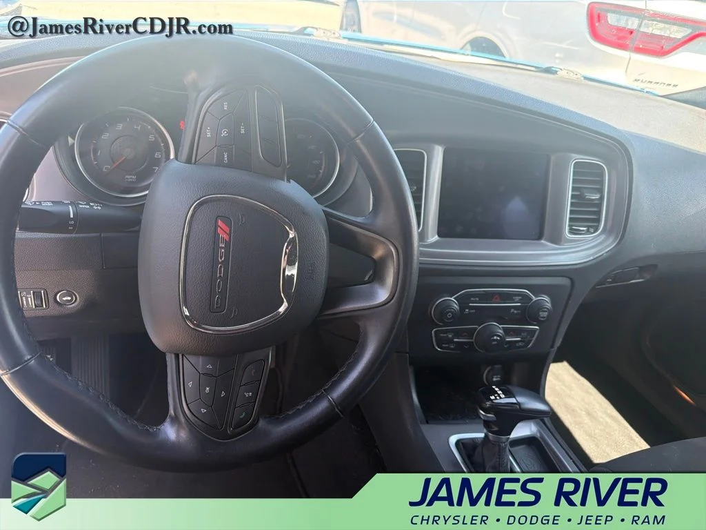 Used 2023 Blue Dodge SXT image 9