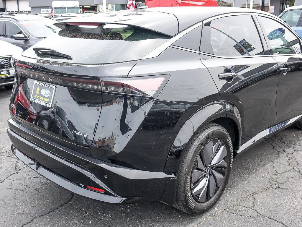Used 2024 Black Diamond Pearl Nissan ENGAGE image 8