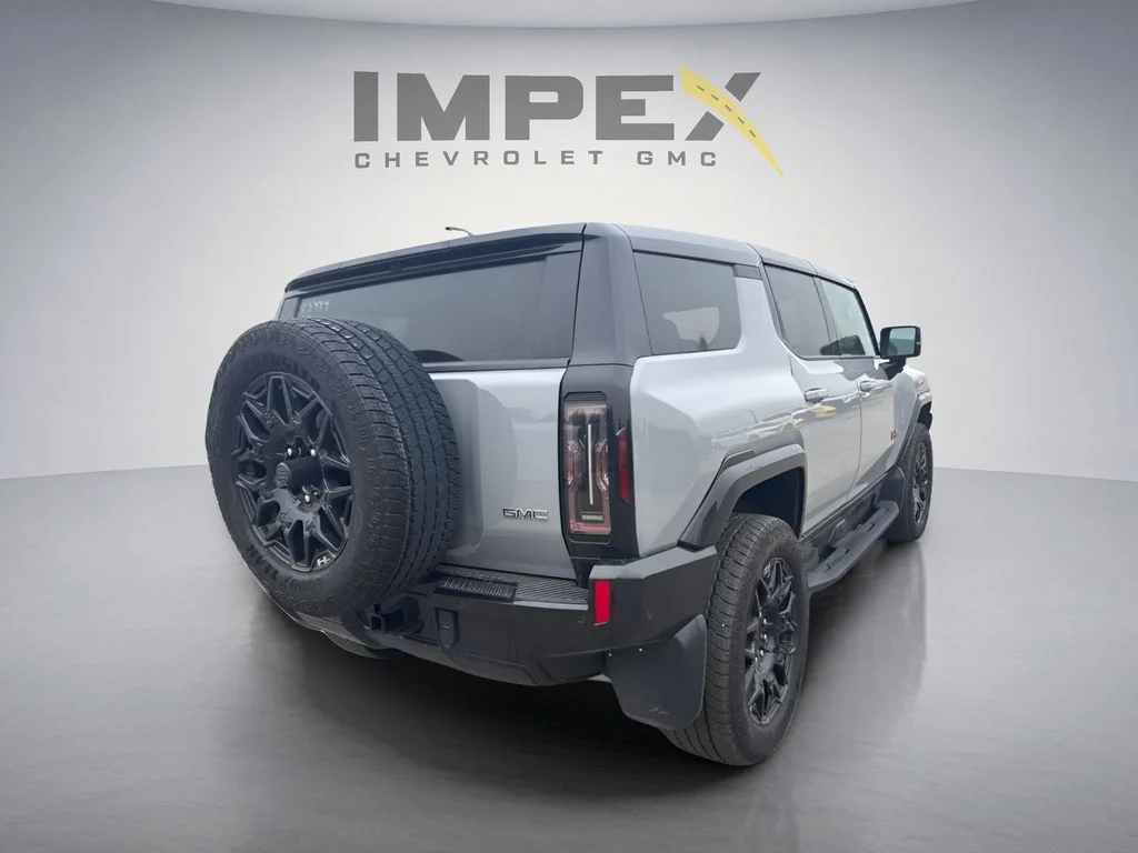 Used 2025 Gray GMC 2X image 5