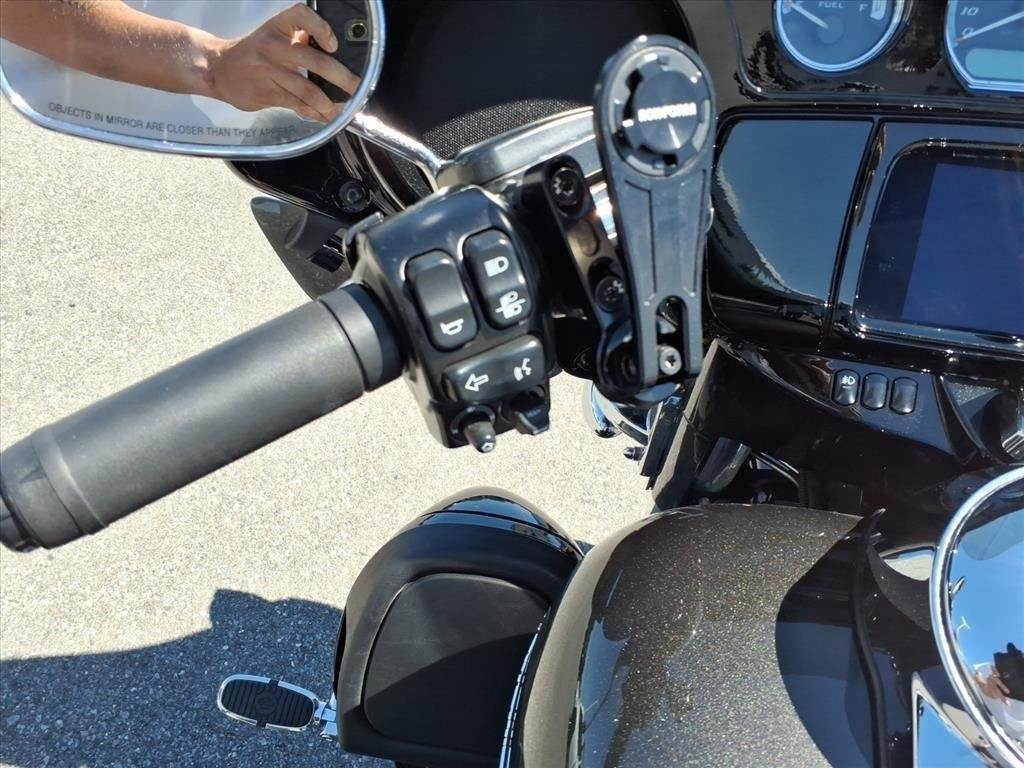 Used 2019 BLACK HARLEY Sweet Trim image 10