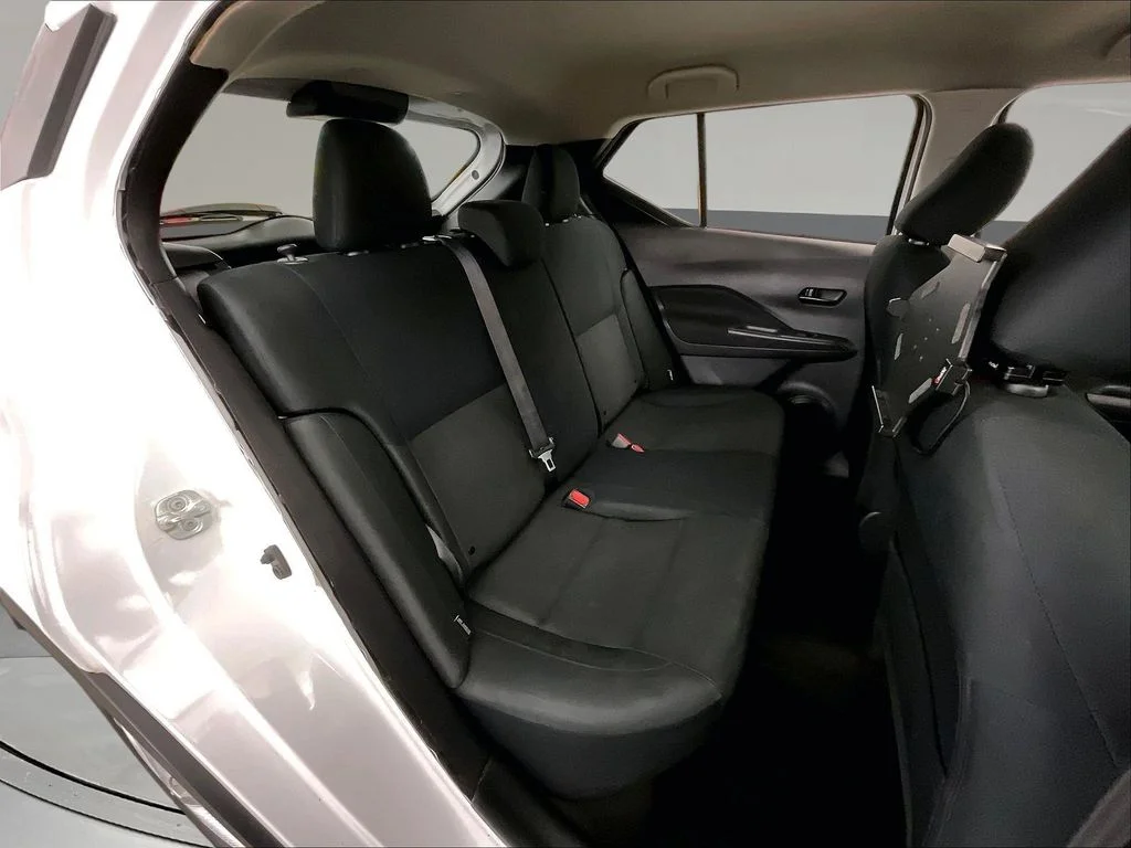 Used 2024 White Nissan S image 31