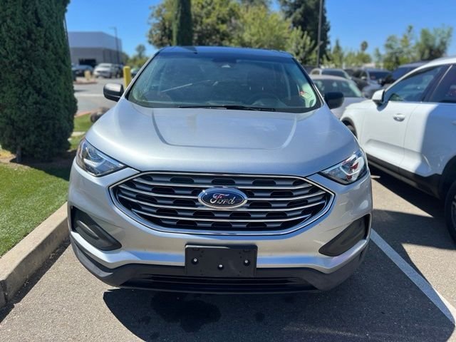 Used 2020 Silver Ford SE image 2