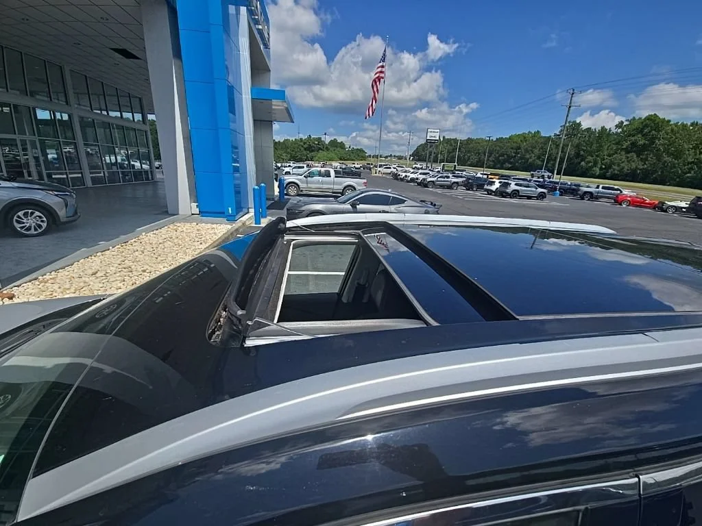 Used 2021 Boulder Gray Pear Nissan SL image 3