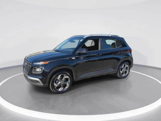 Used 2026 Black Hyundai SEL image 4