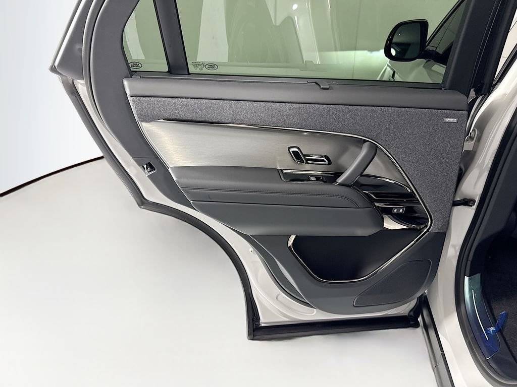 New 2026 Borasco Grey Land Rover Dynamic SE image 28