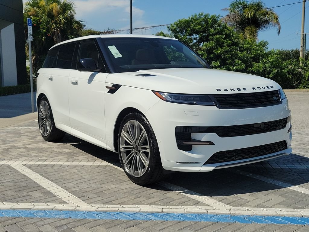 New 2026 White Land Rover Dynamic SE image 7