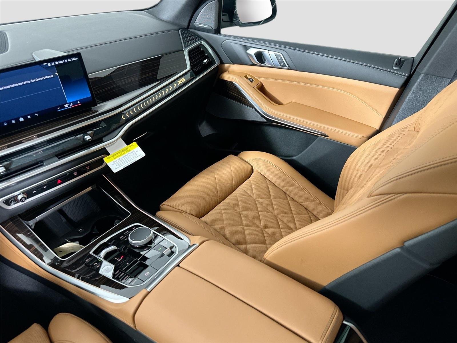 New 2026 Mineral White Metallic BMW xDrive50e image 25