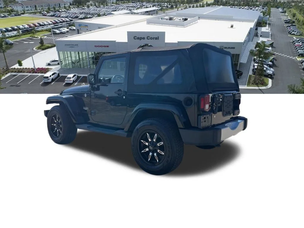 Used 2015 Black Jeep Sahara image 15