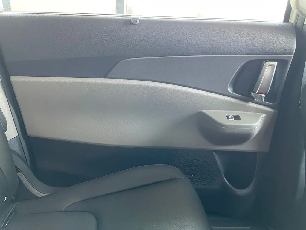 New 2026 White Kia EX image 19