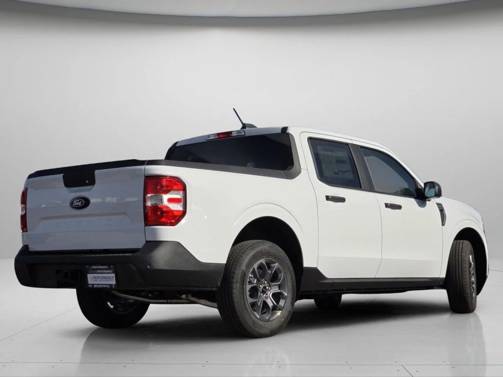 New 2026 Oxford White Ford XLT image 25