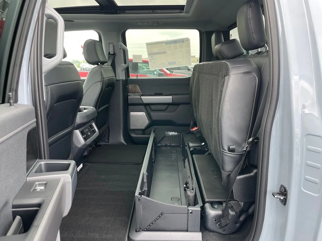 New 2026 Glacier Gray Metallic Tri-Coat Ford F-250® Lariat® image 64