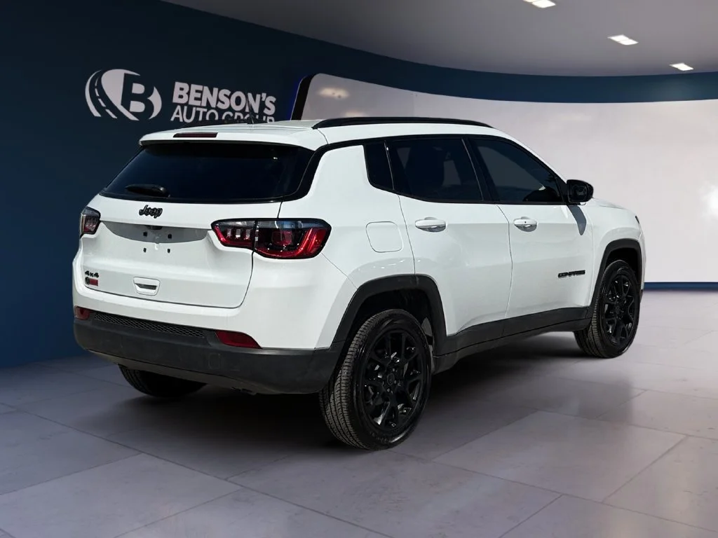 Used 2026 White Jeep Latitude image 5