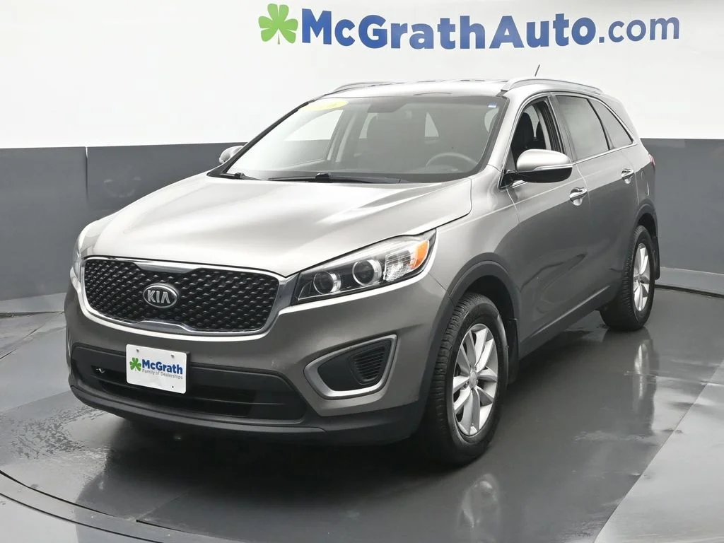 Used 2016 Silver Kia LX image 21