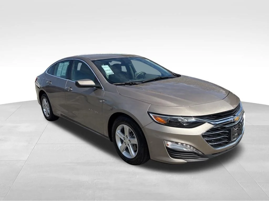 Used 2024 Gray Chevrolet LT image 8
