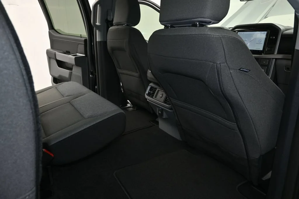 New 2026 Carbonized Gray Metallic Ford XLT image 11